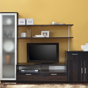 Parede da TV nas idéias de design de sala de estar
