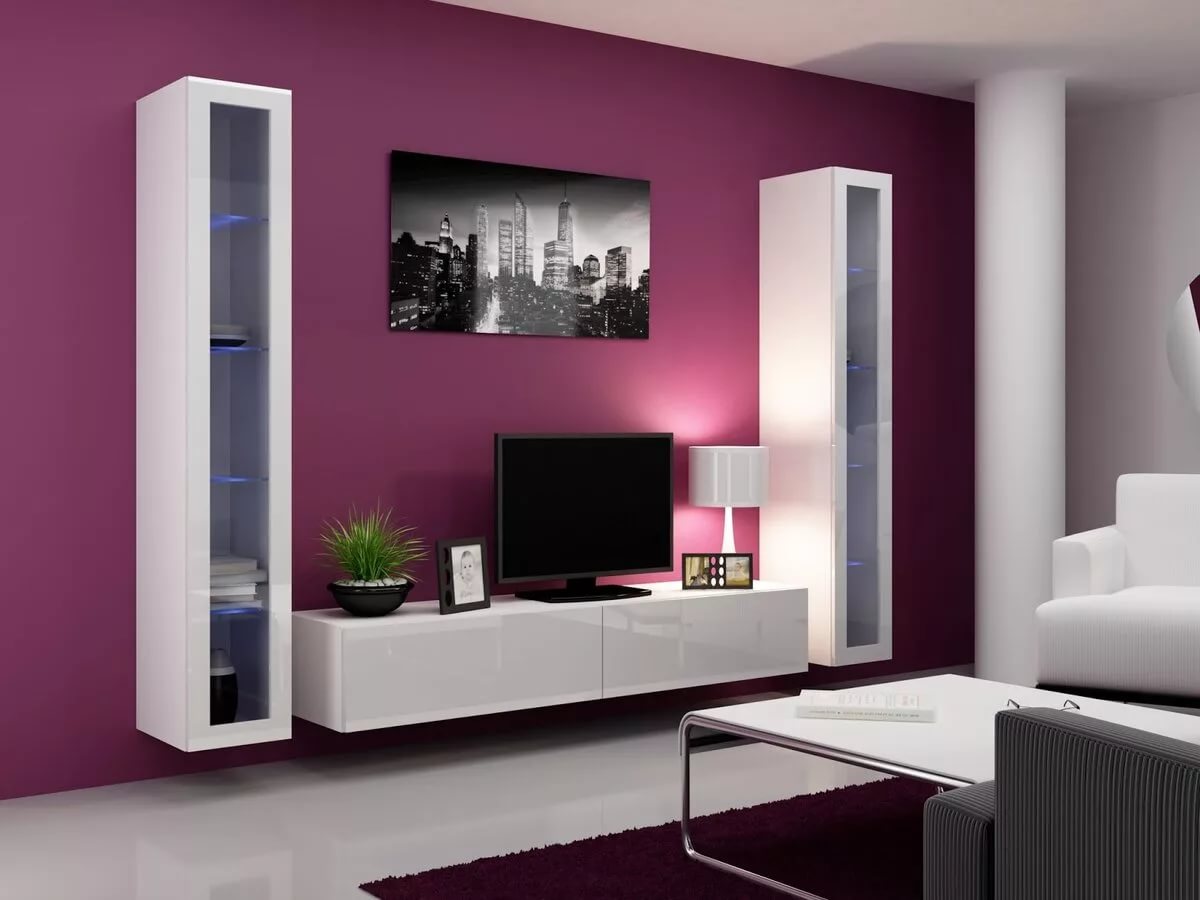 TV de pared en la sala de estar