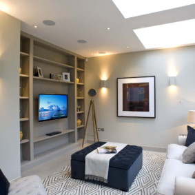 Sala de estar design com prateleiras de gesso cartonado