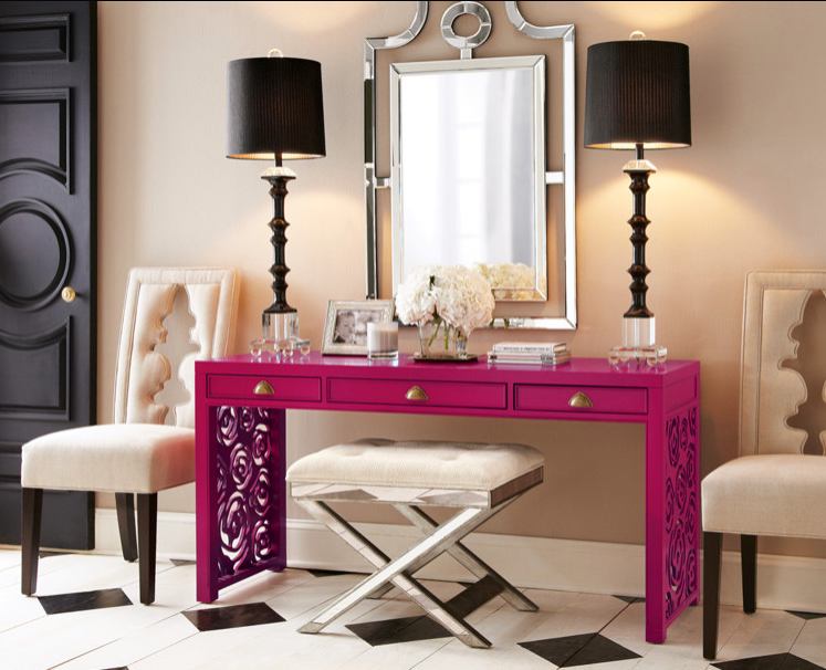 Meja rias merah jambu dengan cermin untuk bilik tidur