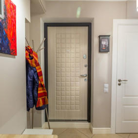ușile de intrare la decorarea fotografiei apartamentului