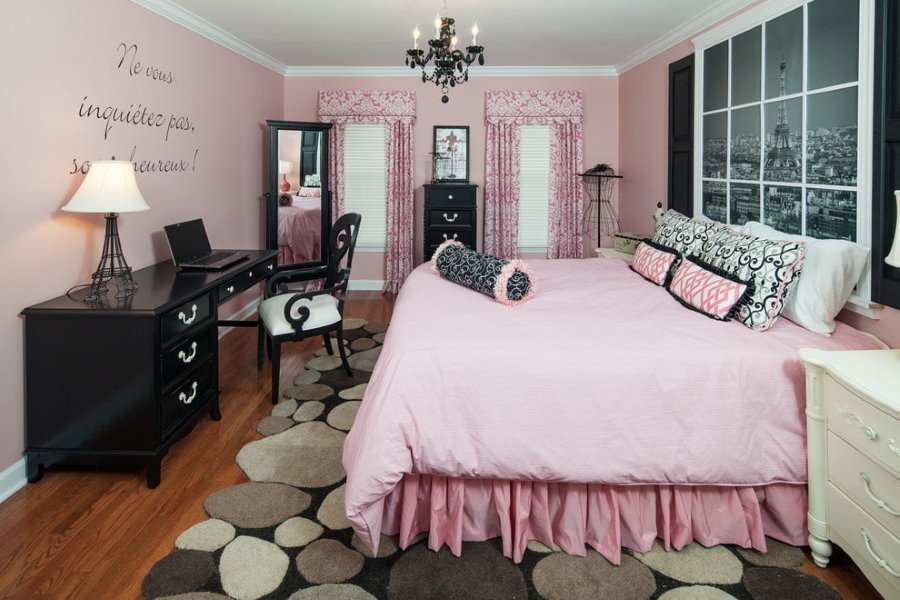Black and pink color combination in a nursery