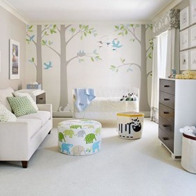 Wallpaper with trees on the nursery wall