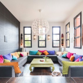 Bright pillows as interior accents