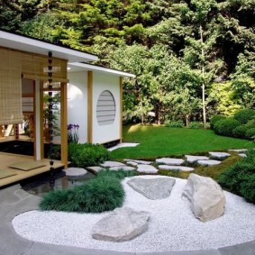 Jardim de pedra em estilo japonês