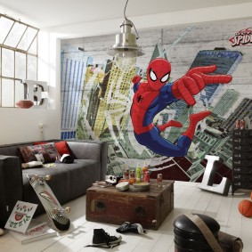 Spider-man na tapetu v dětském pokoji