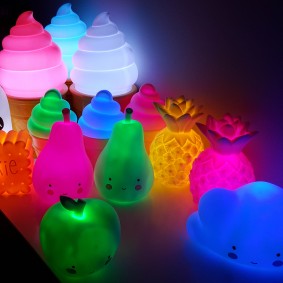 Çin yapımı gece lambası koleksiyonu
