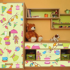Imagini pentru copii pe mobilier de dulap