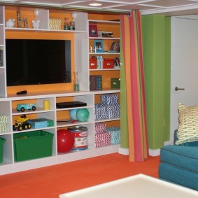 مكان للتلفزيون في غرفة الأطفال