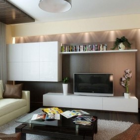 Mur modular en una petita sala d’estar