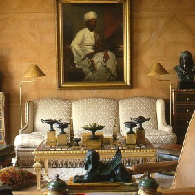 Maginhawang living room ng India