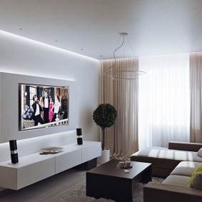 Dekoratívne TV osvetlenie v hale