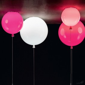 Balloon-shaped luminaires