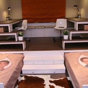 Retractable Beds para sa Mga Batang Lalaki sa Paaralan