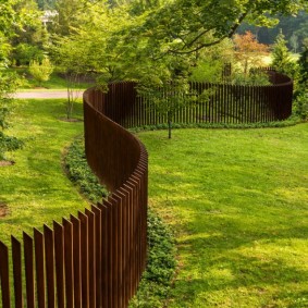 Wikkelhek van houten planken