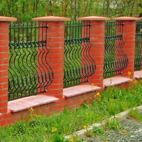 Low classic style fence