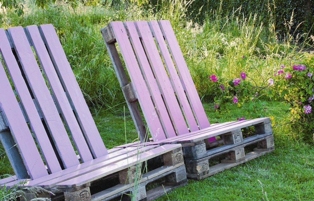 Garden chair from old pallets
