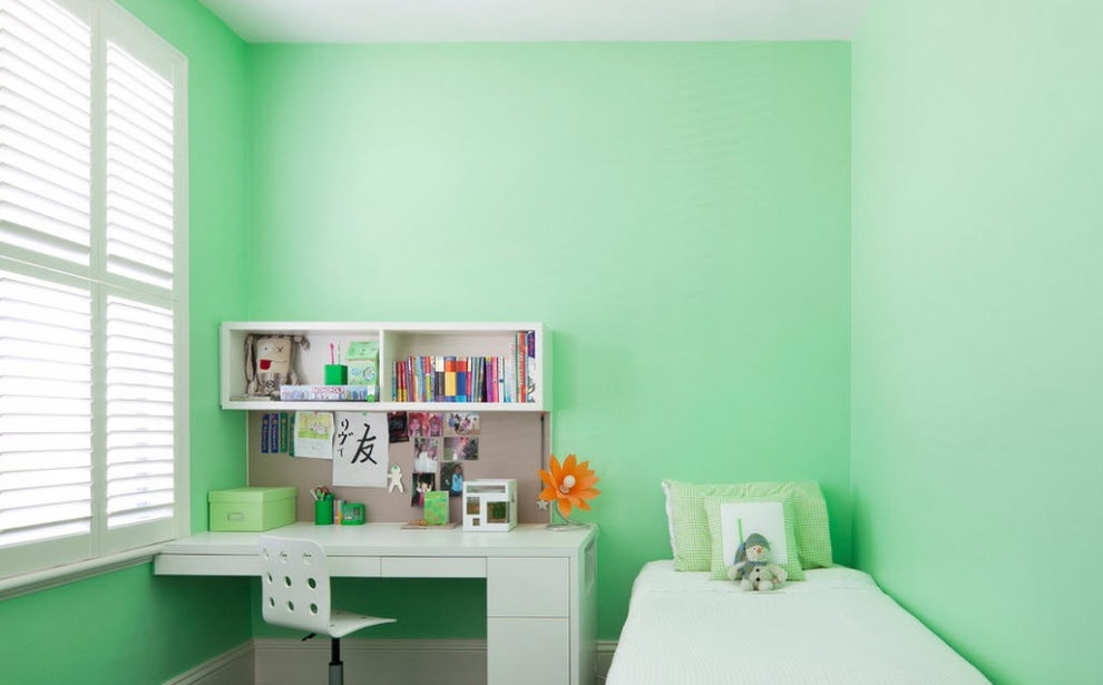 Mint walls of the nursery in the style of minimalism