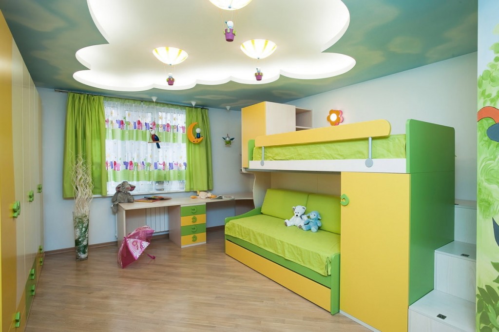 Kombinovaný strop v místnosti pro dítě