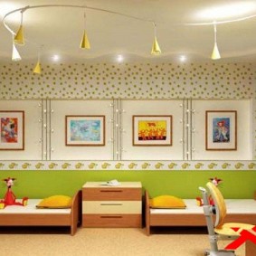 Decor wall paintings in the nursery
