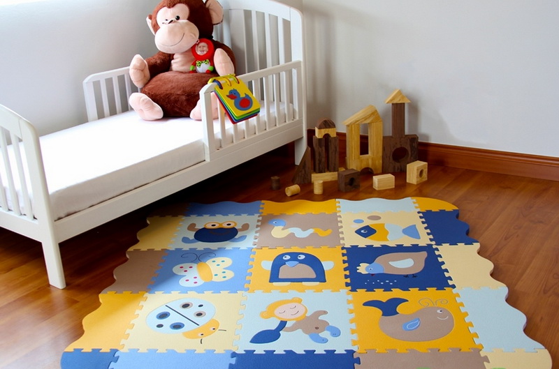 Imágenes vívidas en una alfombra infantil