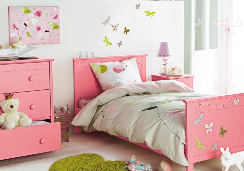 Giường cũi màu hồng cho bé gái mầm non