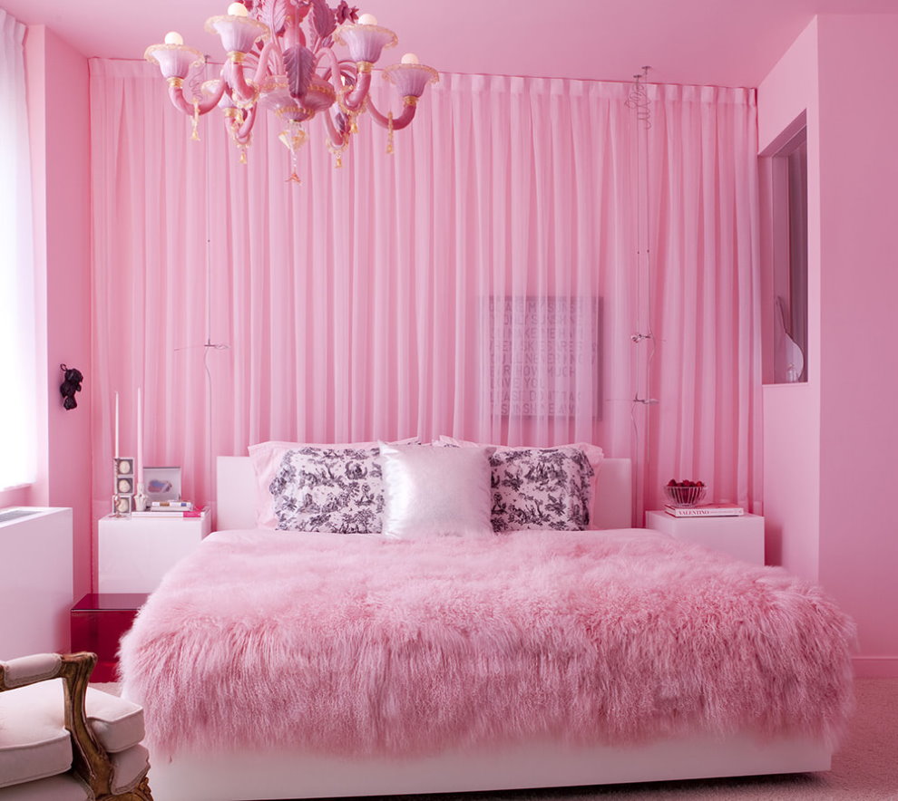 Doorzichtige roze gordijnen