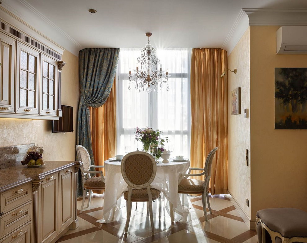 Beige curtains in the dining area of ​​the living room