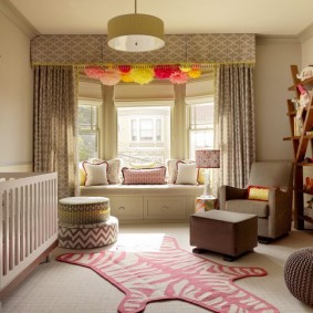 Pruhovaná podlahová rohož pro novorozené pokoje