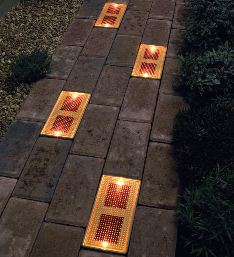 Recessed lights in the garden path