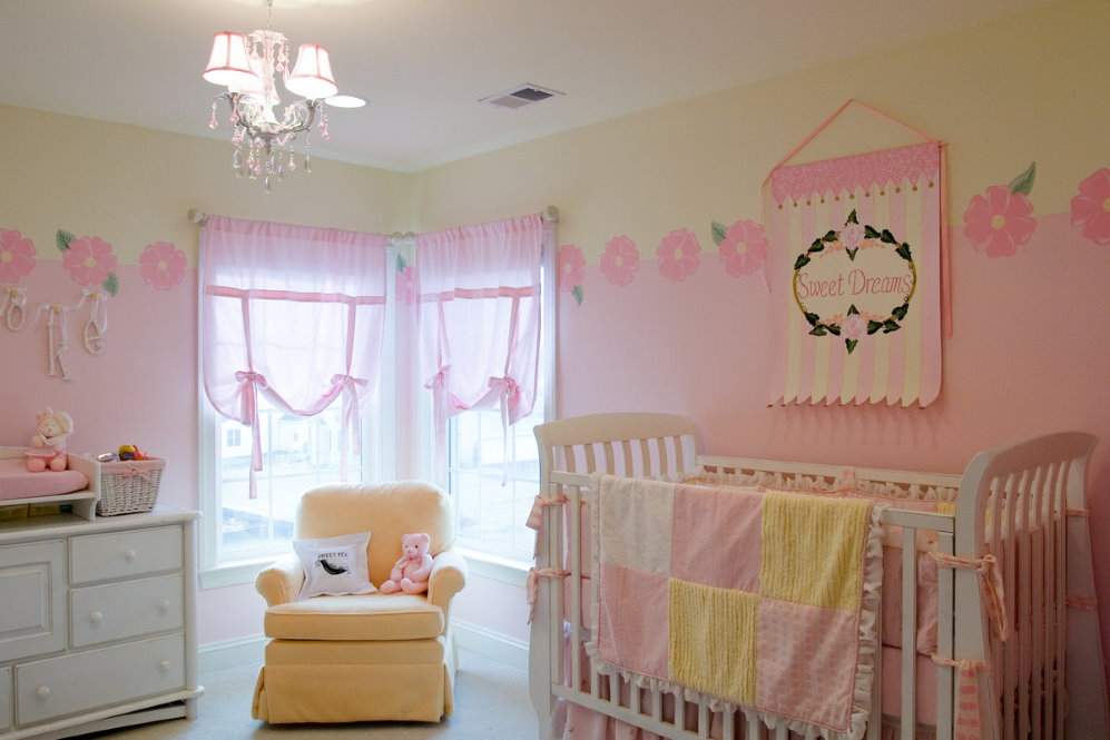 Yellow accents in the nursery