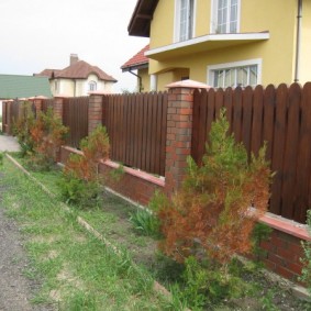 photo de liquidation de clôture en bois