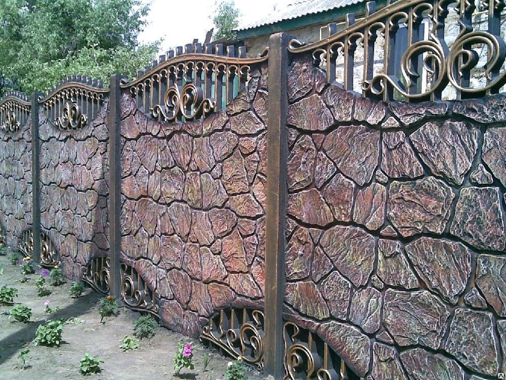 Gard din beton cu elemente lacate