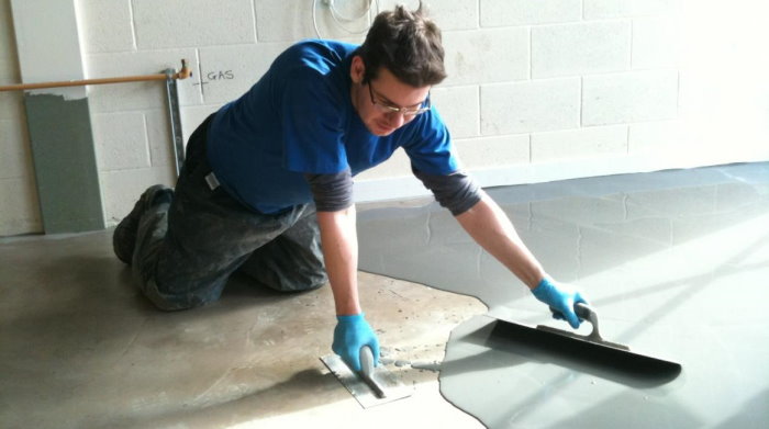 DIY cementa-akrila grīdas segums