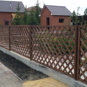 wooden fence for plot design ideas