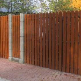 wooden fence for plot design ideas