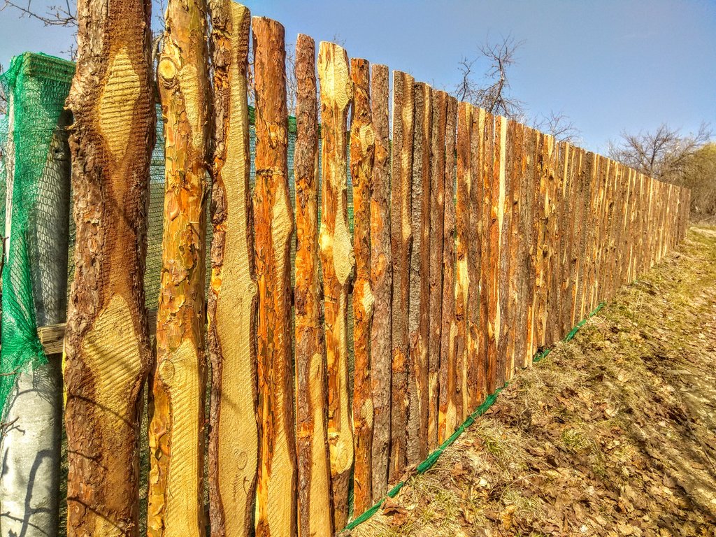 јефтина ограда од плоча