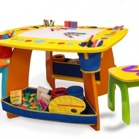 sandalyeli çocuk masaları