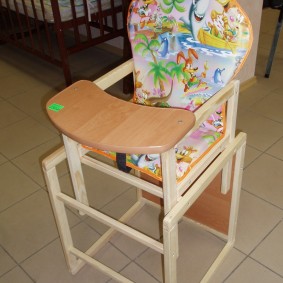 çocuk ahşap sandalye fotoğraf tasarımı