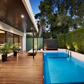 Modern house with a swimming pool in the courtyard