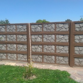 Reinforced concrete garden fence