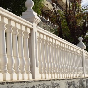 Classical concrete fence
