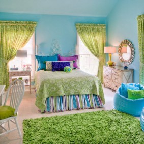 שטיח ירוק בחדר השינה של הילדים