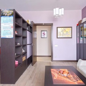 Wardrobe-rack in the role of a space divider for a child’s room