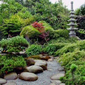 Japanese-style modern garden