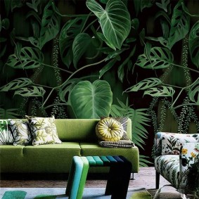 Tropical-themed wallpapers in the living room