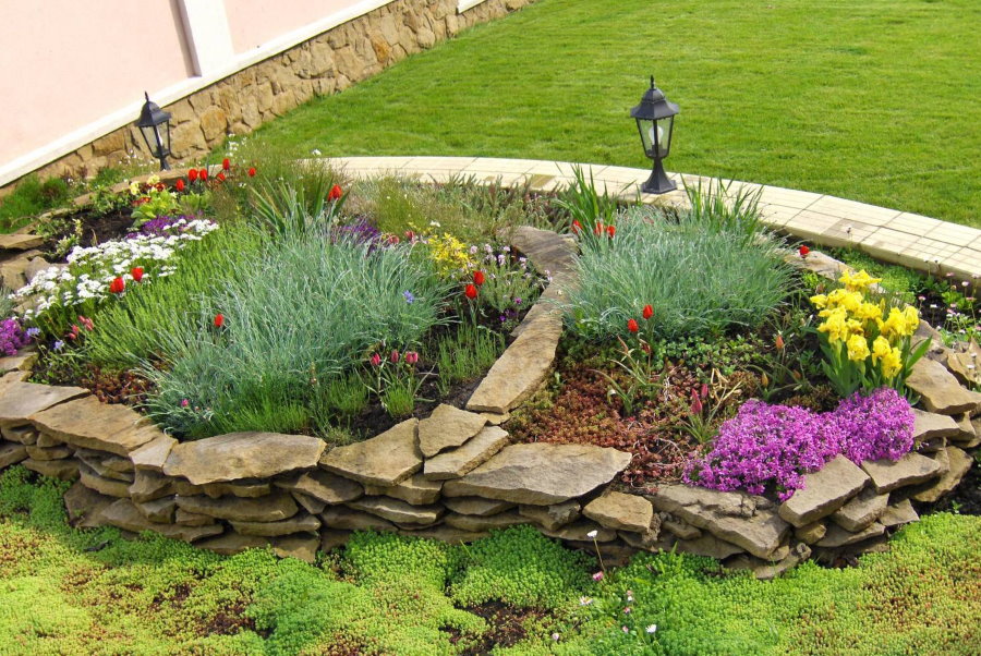 Utilizzando la pietra naturale per la decorazione del giardino