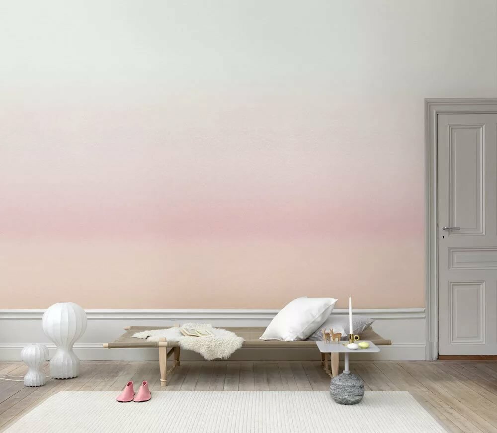 Dzīvojamās istabas sienu krāsošana ar krāsu pāreju