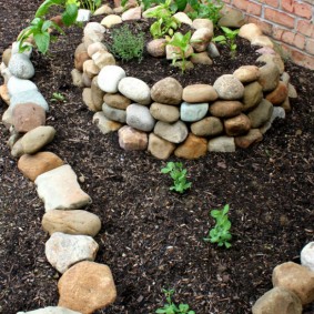 parterres de fleurs avec des pierres décoration bricolage