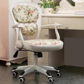computer chair baby photo species